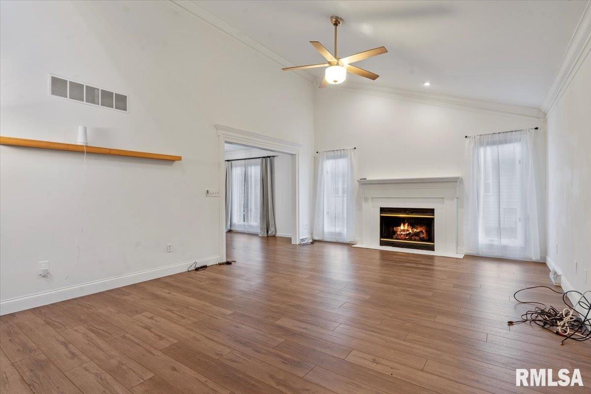 1710 Devonwood Springfield, IL 62704 - Photo 3 of 38