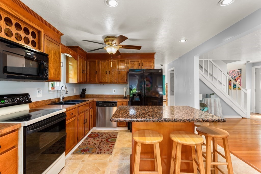 37 Wendover Road Worcester, MA 01606 - Photo 11 of 22 Gallery Image 11