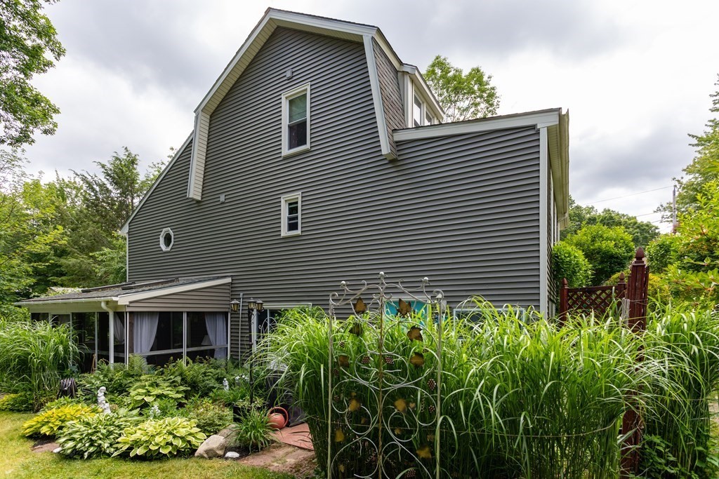 37 Wendover Road Worcester, MA 01606 - Photo 4 of 22 Gallery Image 4