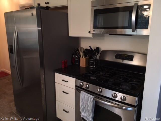 26049 Drake Road Farmington Hills, MI 48331 - Photo 17 of 30