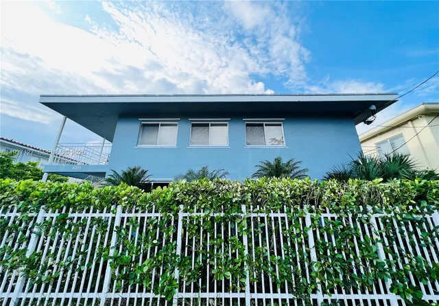 $1,950 | 2033 Calais Drive, Unit 3, Miami Beach, FL 33141