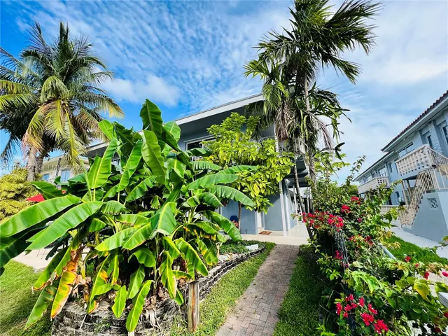 $1,950 | 2033 Calais Drive, Unit 3, Miami Beach, FL 33141