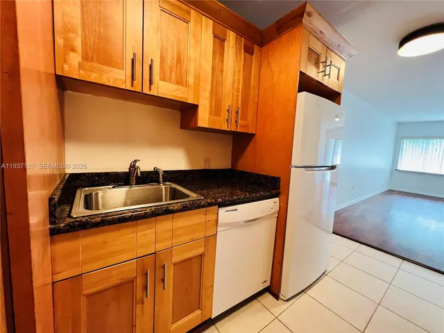 $1,950 | 2033 Calais Drive, Unit 3, Miami Beach, FL 33141