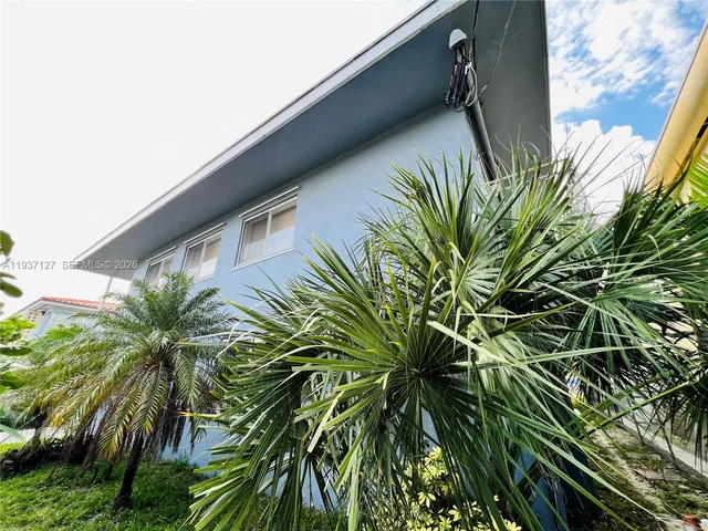 $1,950 | 2033 Calais Drive, Unit 3, Miami Beach, FL 33141