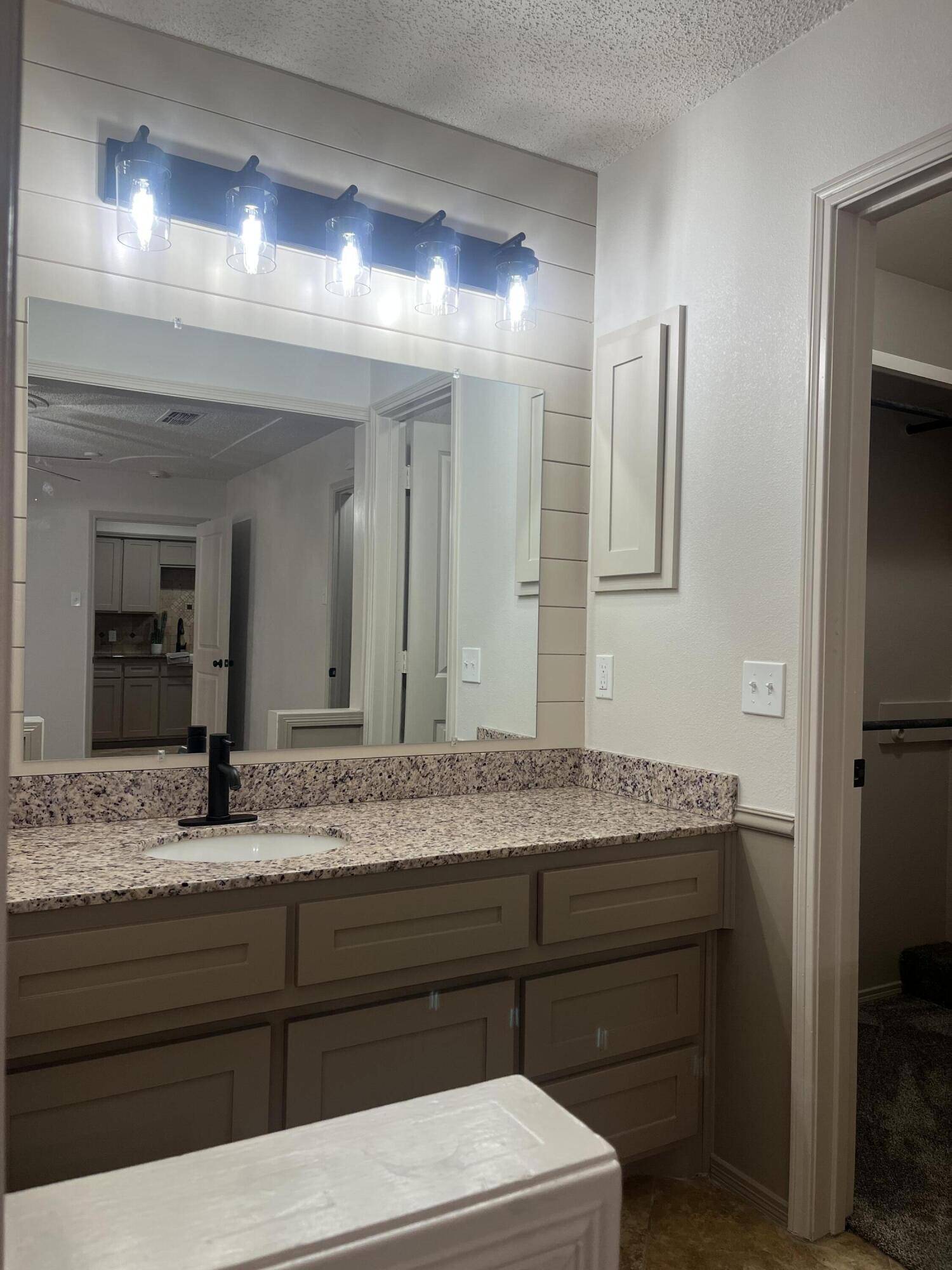 2811 78th Street Lubbock, TX 79423 - Photo 11 of 21 10