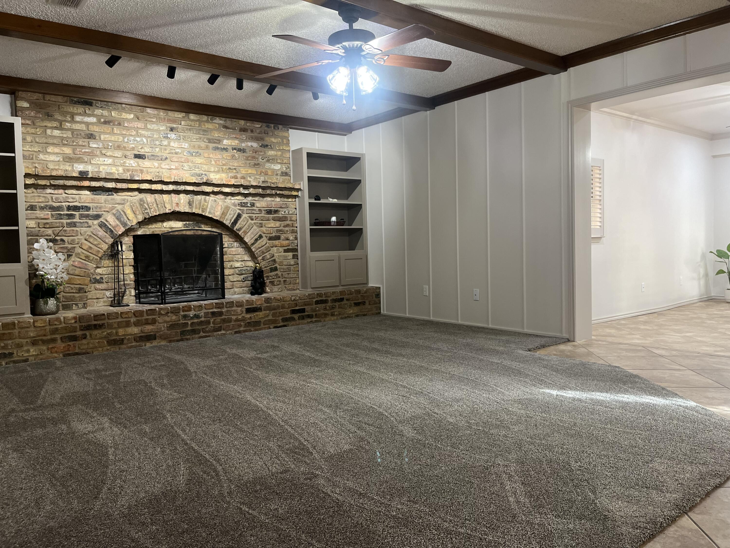 2811 78th Street Lubbock, TX 79423 - Photo 5 of 21 04