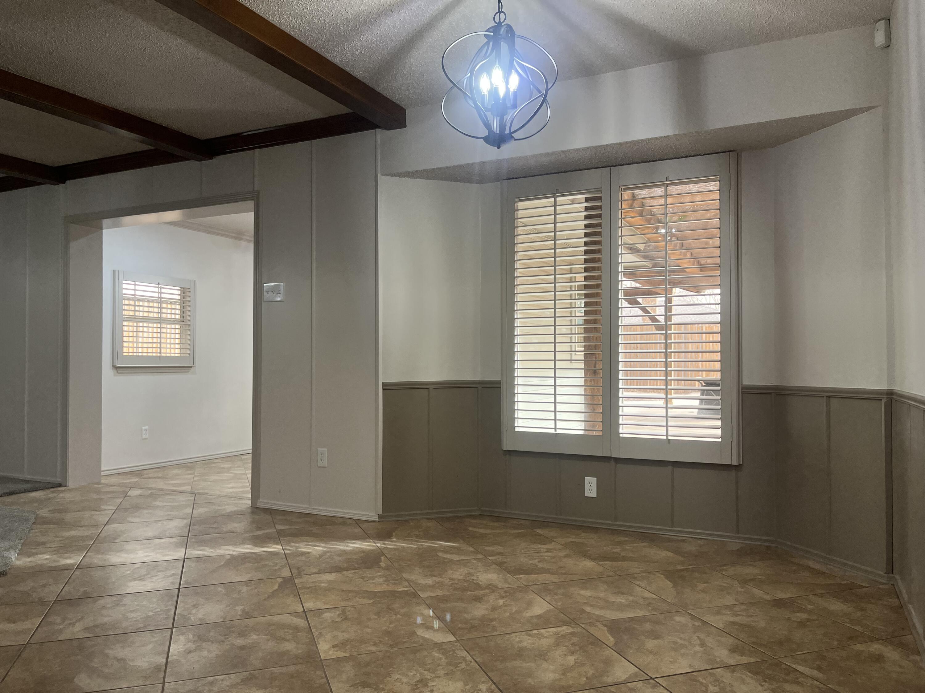 2811 78th Street Lubbock, TX 79423 - Photo 7 of 21 06