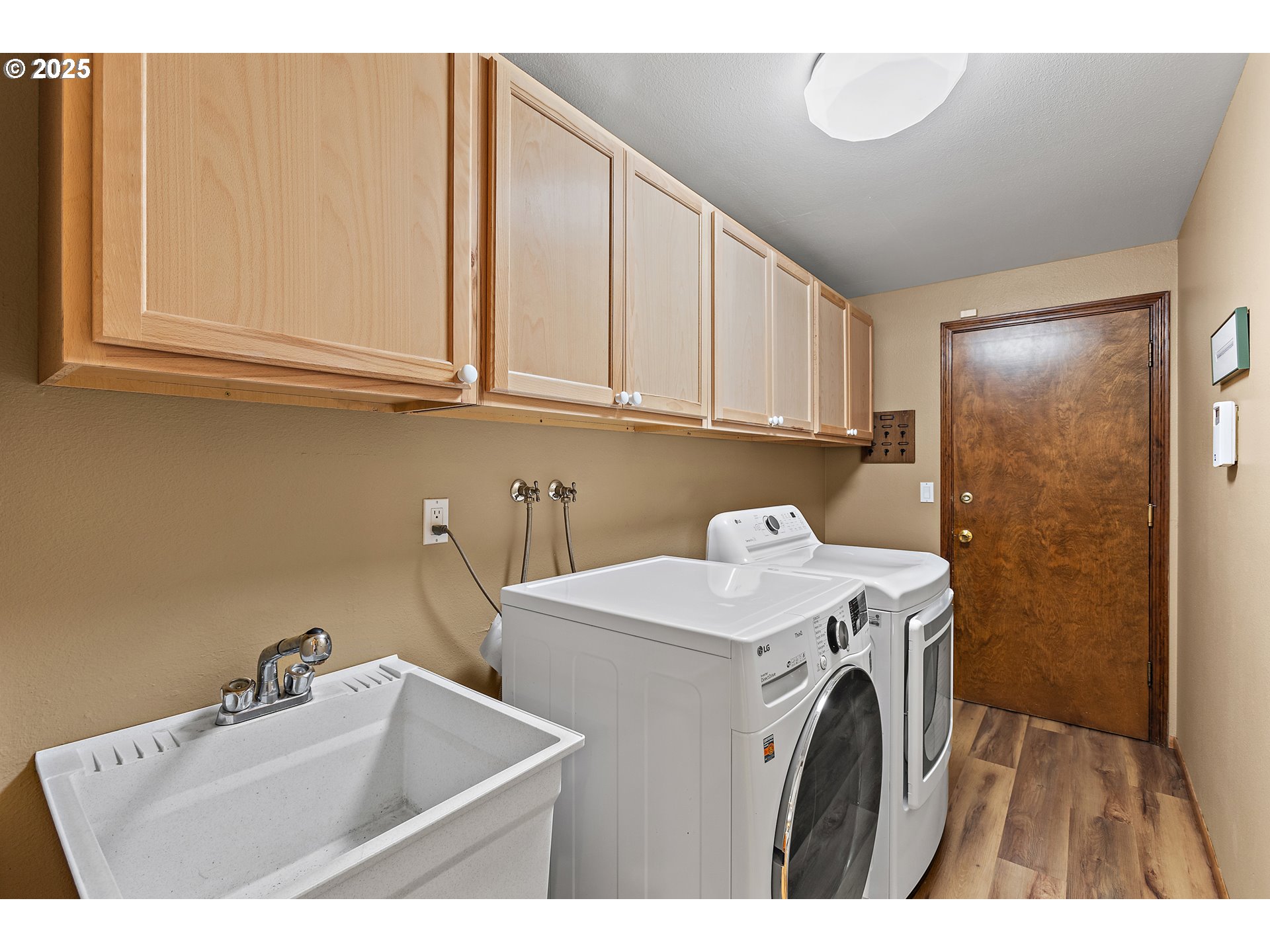 1754 Springtime Court Northeast Keizer, OR 97303 - Photo 12 of 35 a utility room with dryer and washer