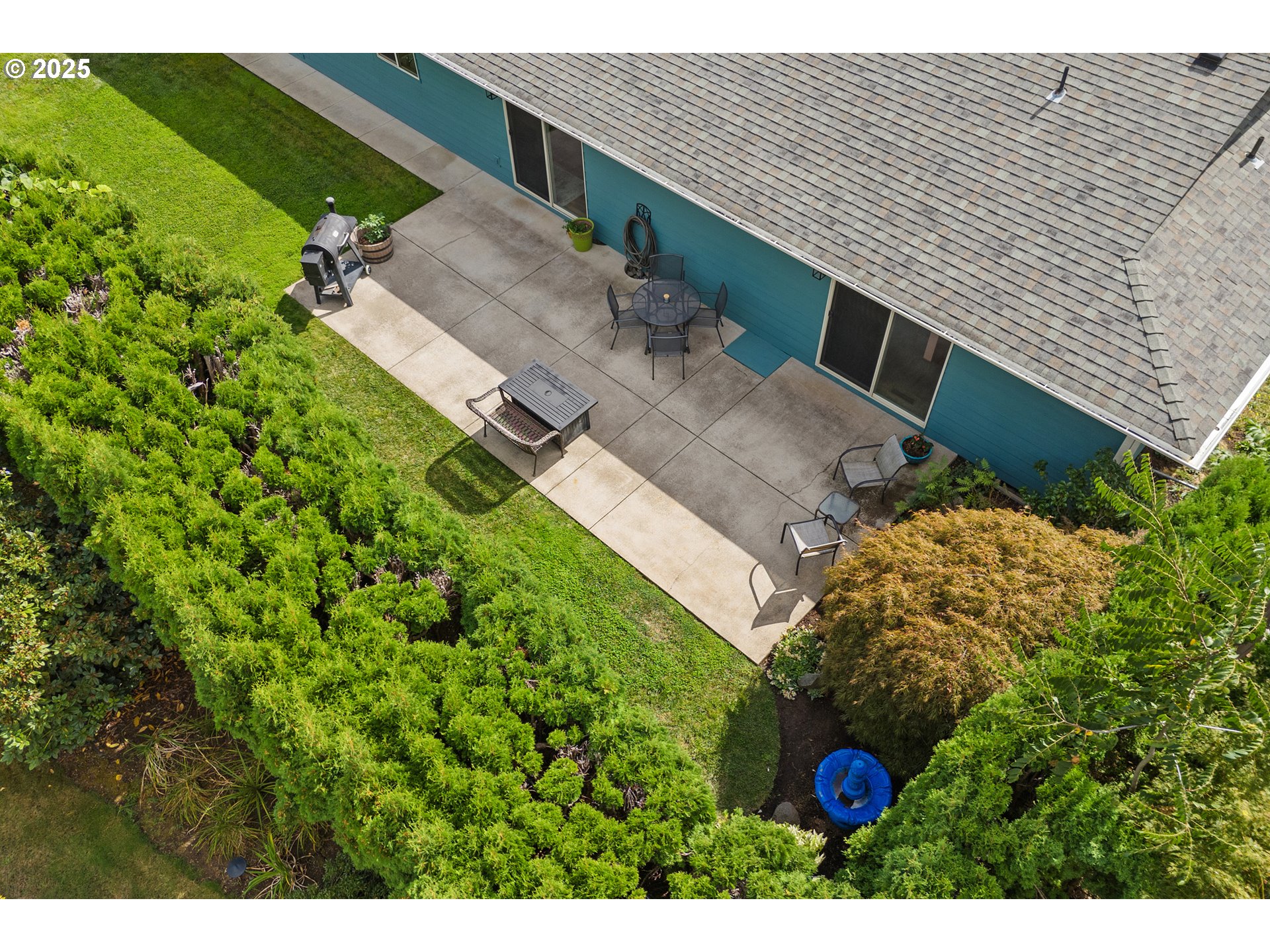 1754 Springtime Court Northeast Keizer, OR 97303 - Photo 28 of 35 a backyard of a house with lots of green space