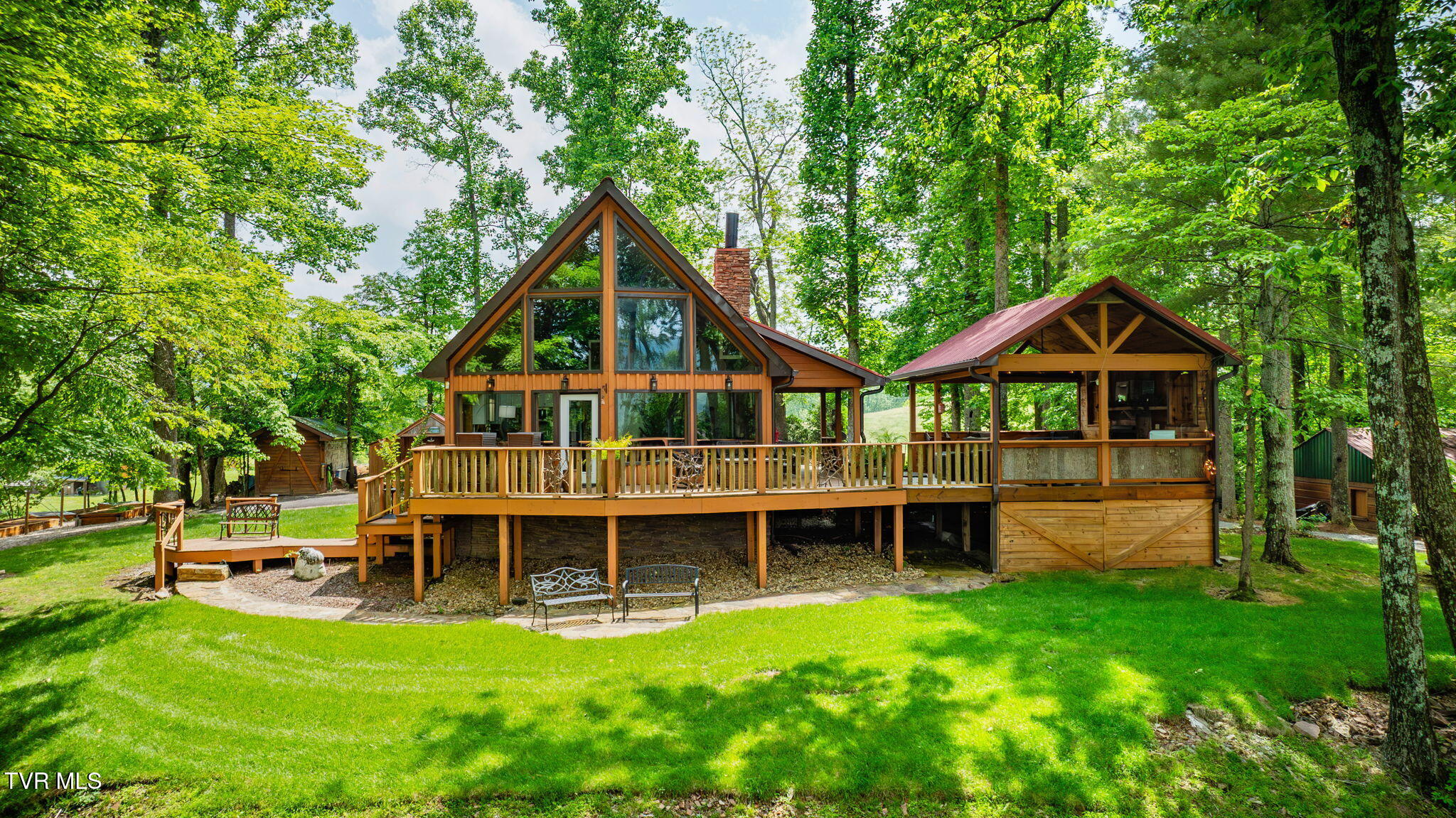 438 Willow Springs Road Elizabethton, TN 37643 - Photo 1 of 161 Main House