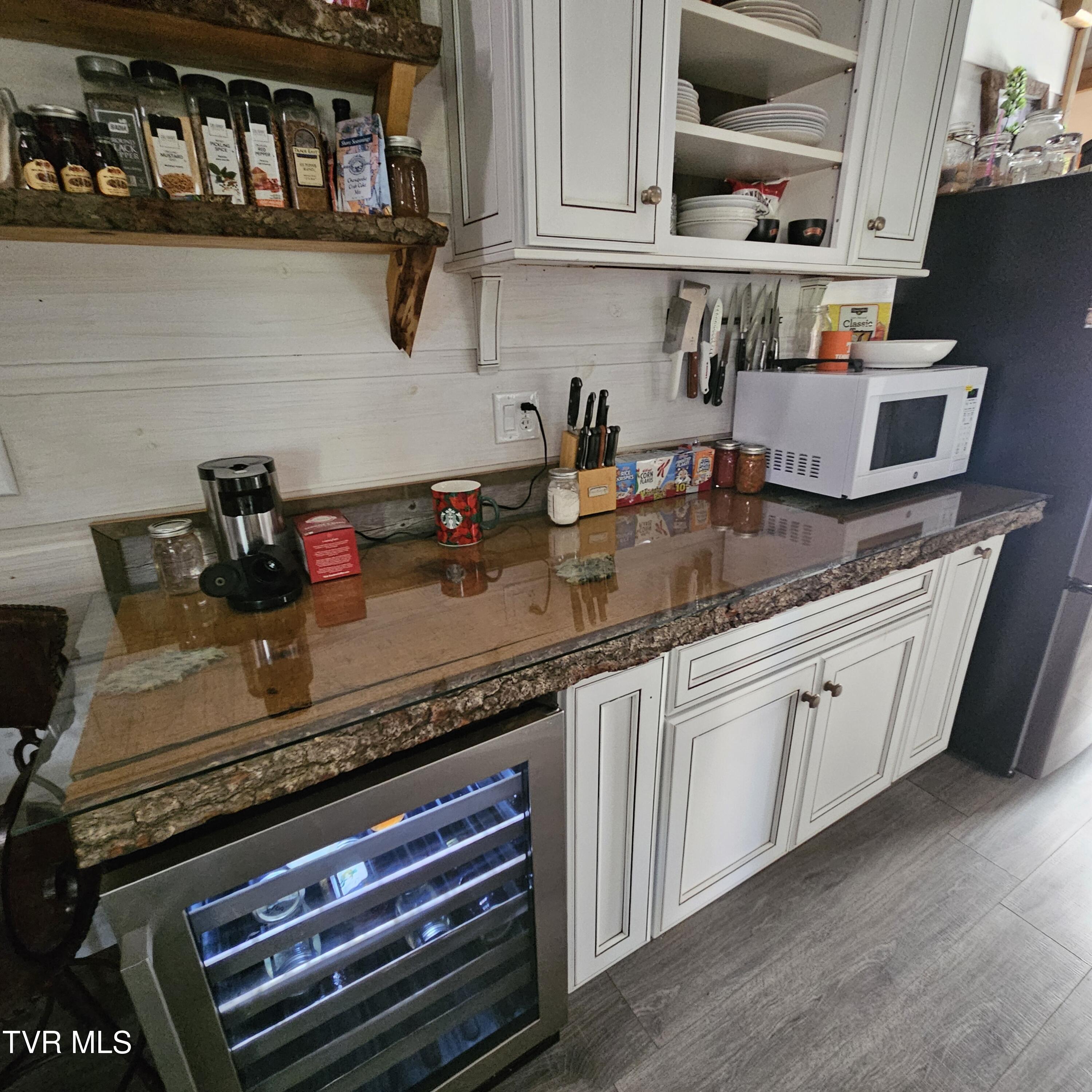 438 Willow Springs Road Elizabethton, TN 37643 - Photo 123 of 161 Guest House (26)