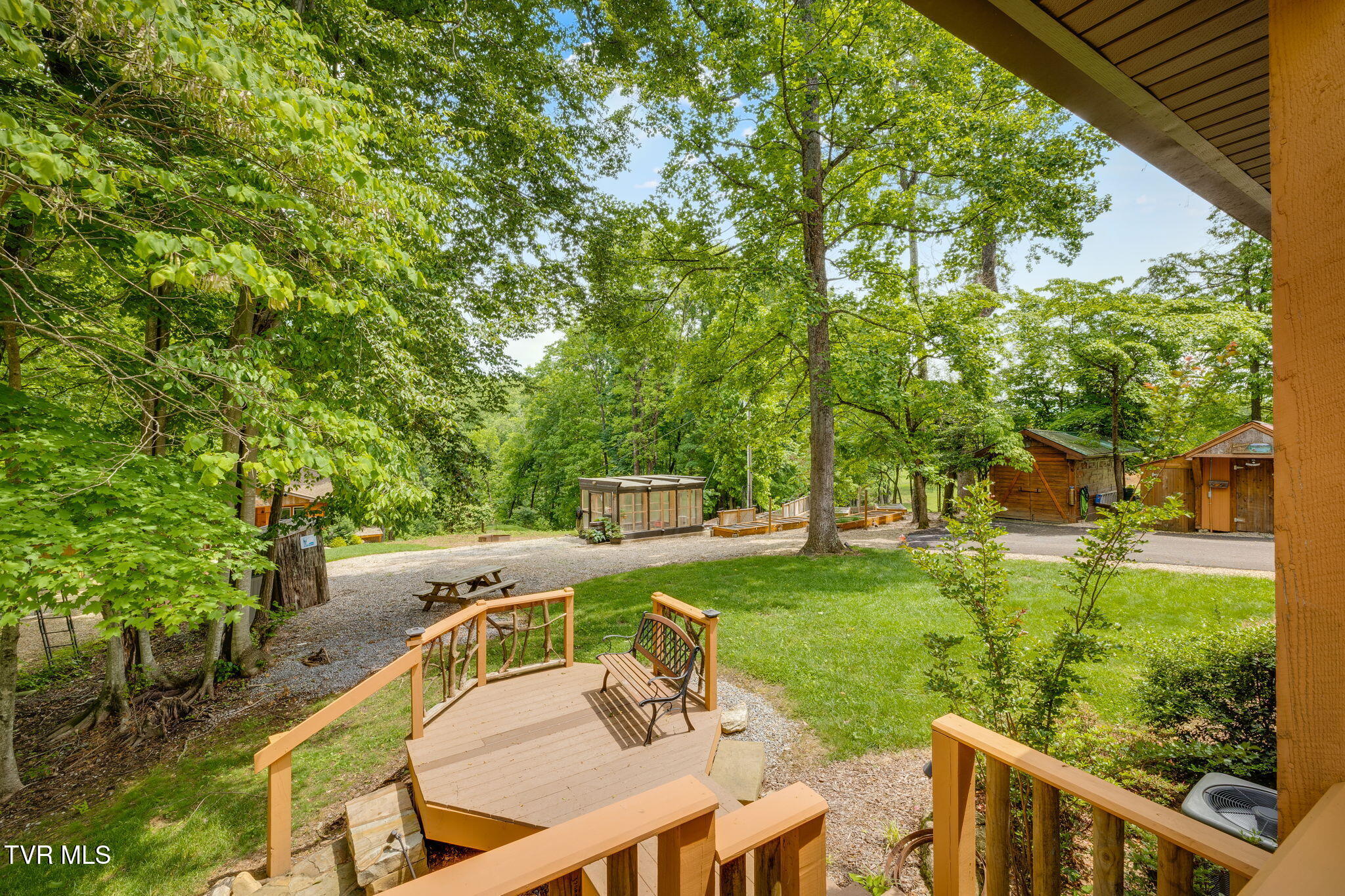 438 Willow Springs Road Elizabethton, TN 37643 - Photo 14 of 161 Main House