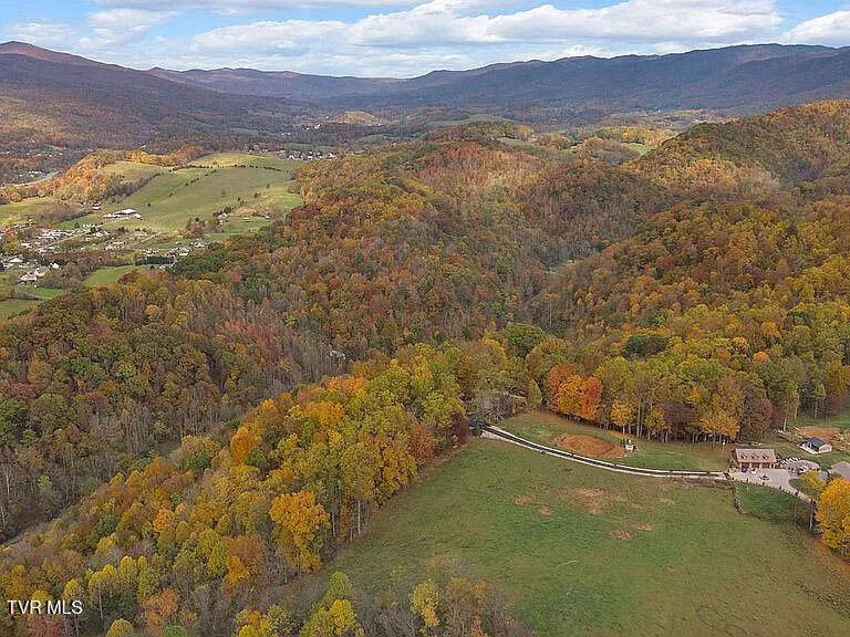 438 Willow Springs Road Elizabethton, TN 37643 - Photo 159 of 161 Willow Springs fall aerial photos (15)