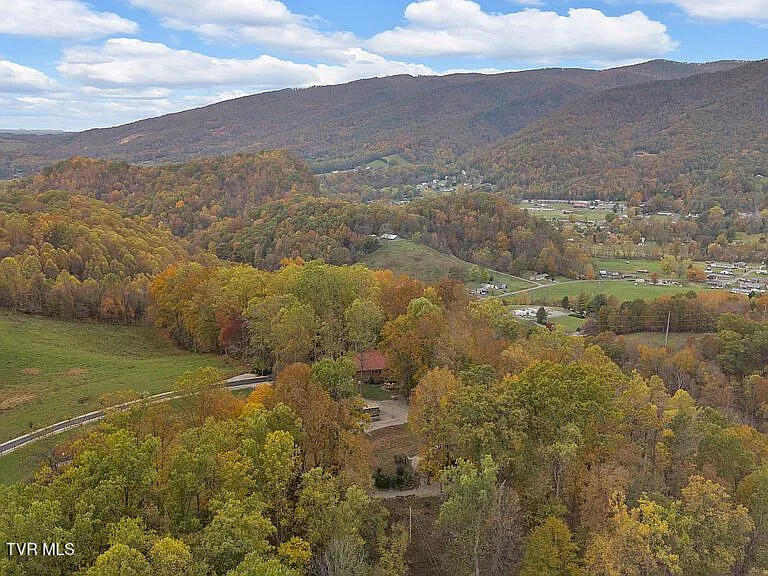 438 Willow Springs Road Elizabethton, TN 37643 - Photo 160 of 161 Willow Springs fall aerial photos (16)