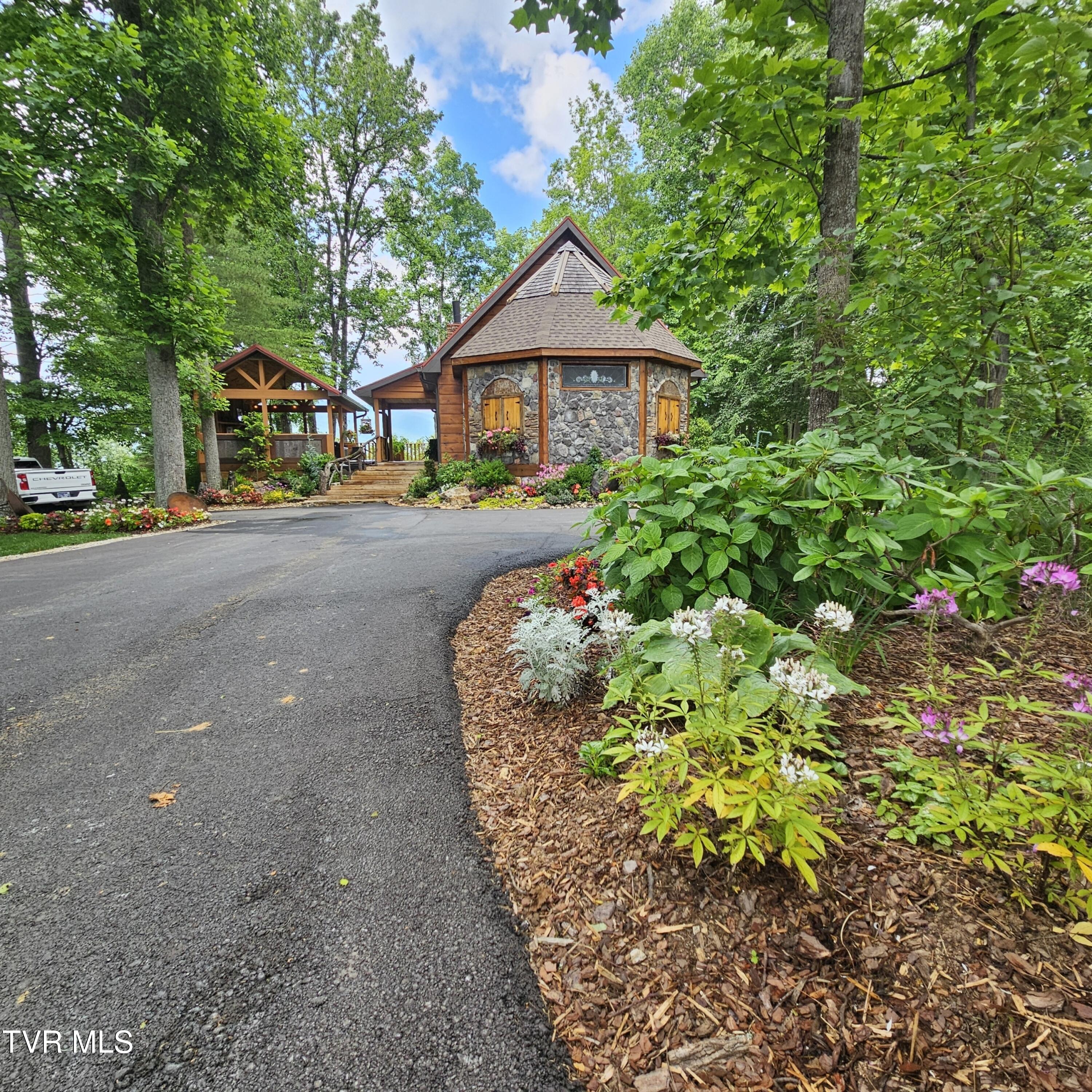 438 Willow Springs Road Elizabethton, TN 37643 - Photo 7 of 161 Resized_20250603_170015_129426816405468