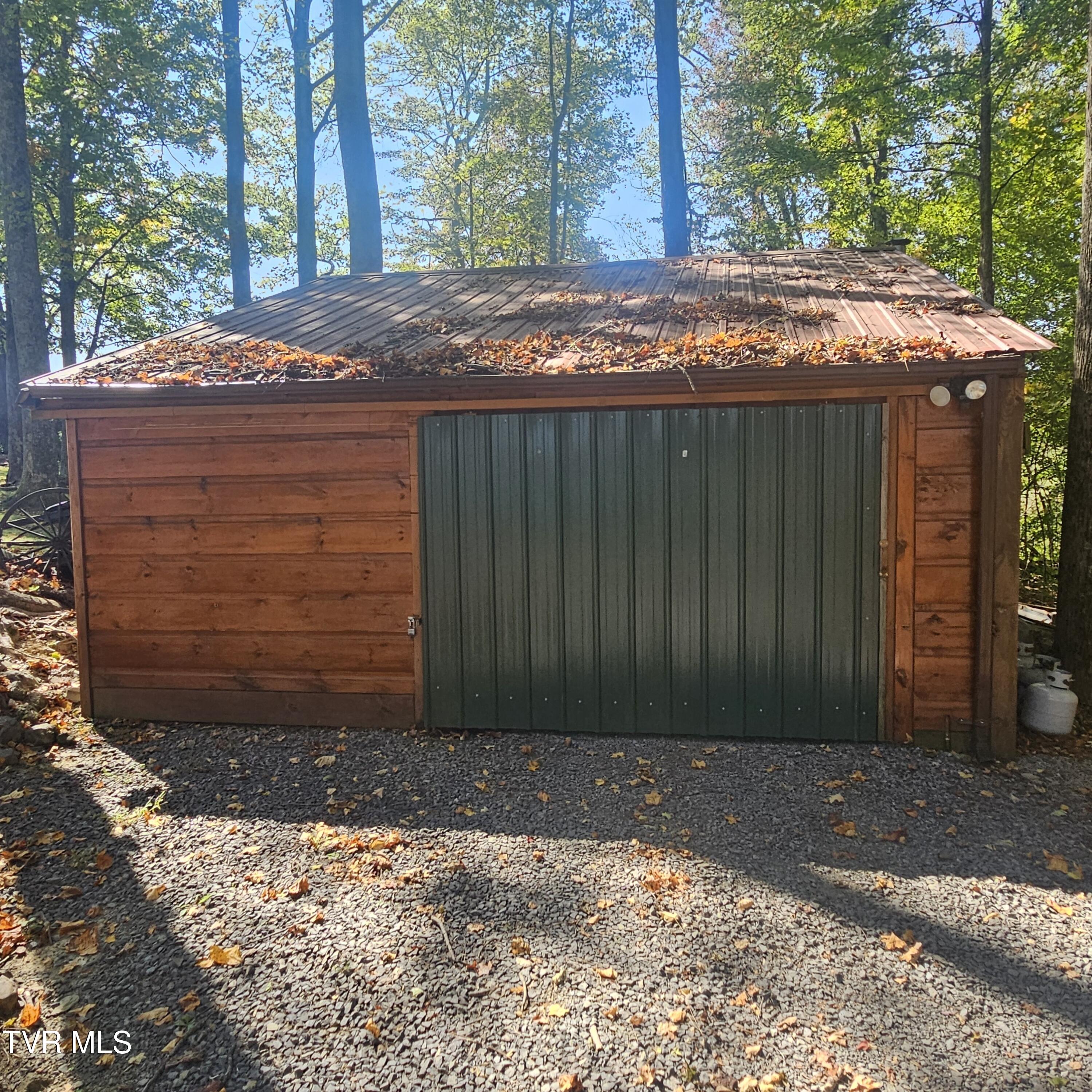 438 Willow Springs Road Elizabethton, TN 37643 - Photo 85 of 161 garage and buildings (15)