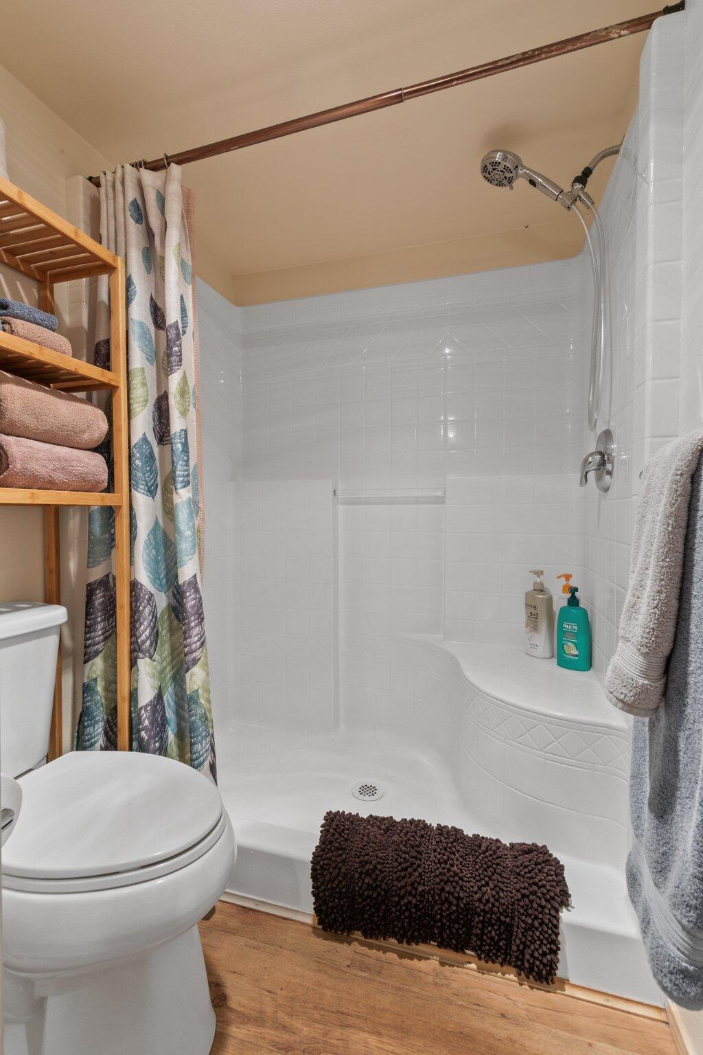 7979 Hyatt Prairie Road, Unit 52 Ashland, OR 97520 - Photo 20 of 35 20_Cabin_52