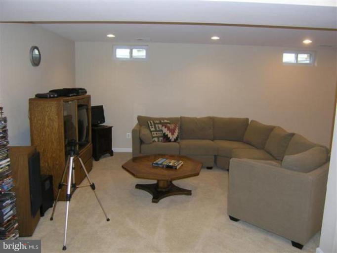 12494 Fox View Way Reston, VA 20191 - Photo 15 of 18 Recreation Room