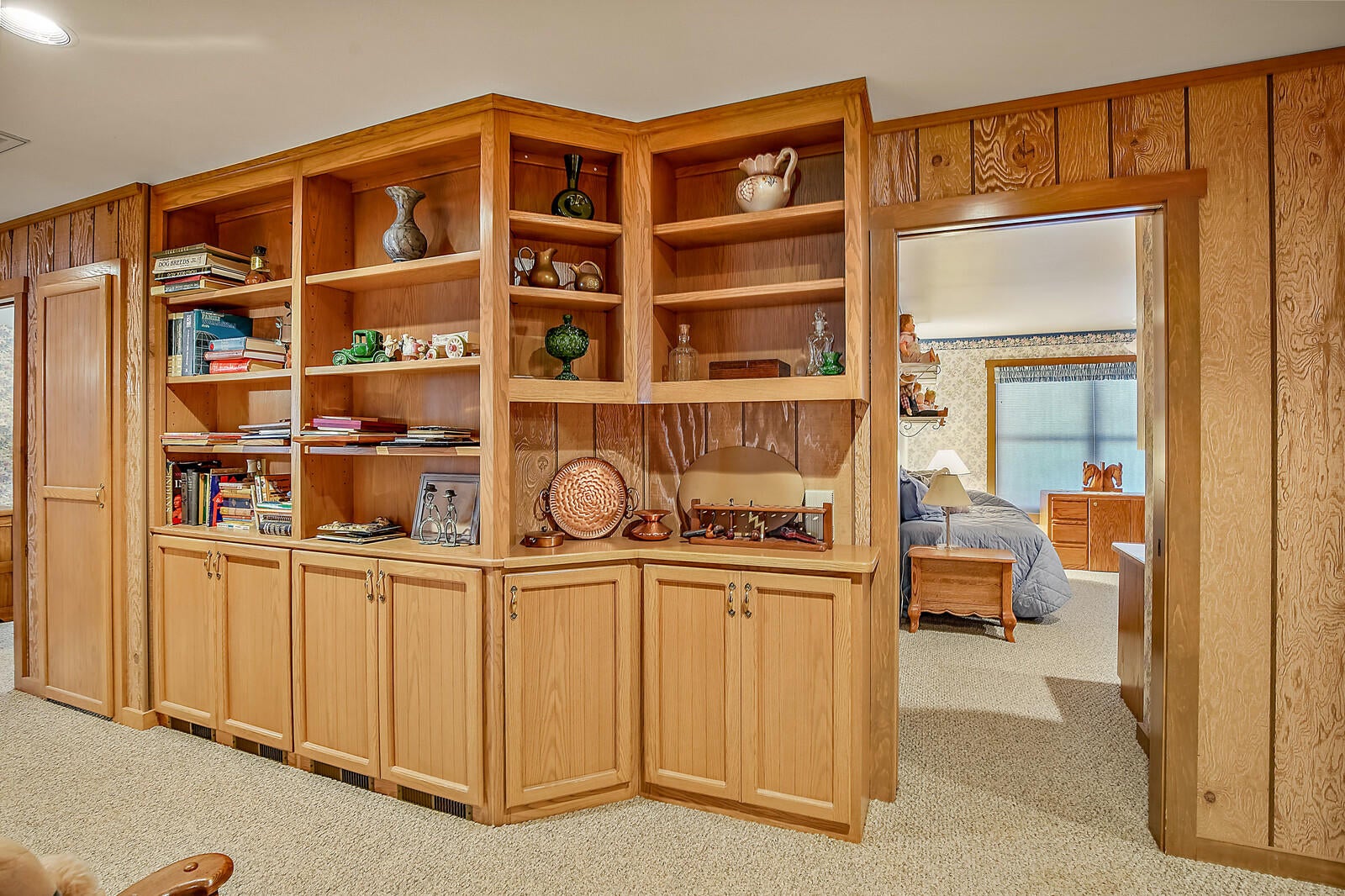 12300 Blackwell Road Central Point, OR 97502 - Photo 12 of 76 custom builtins