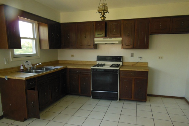 6128 Beechwood Road Matteson, IL 60443 - Photo 5 of 11
