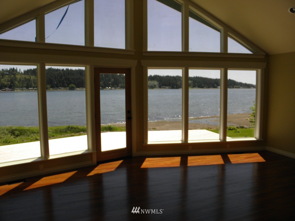 200 East North Bay Road Allyn, WA 98524 - Photo 2 of 10 Gallery Image 2