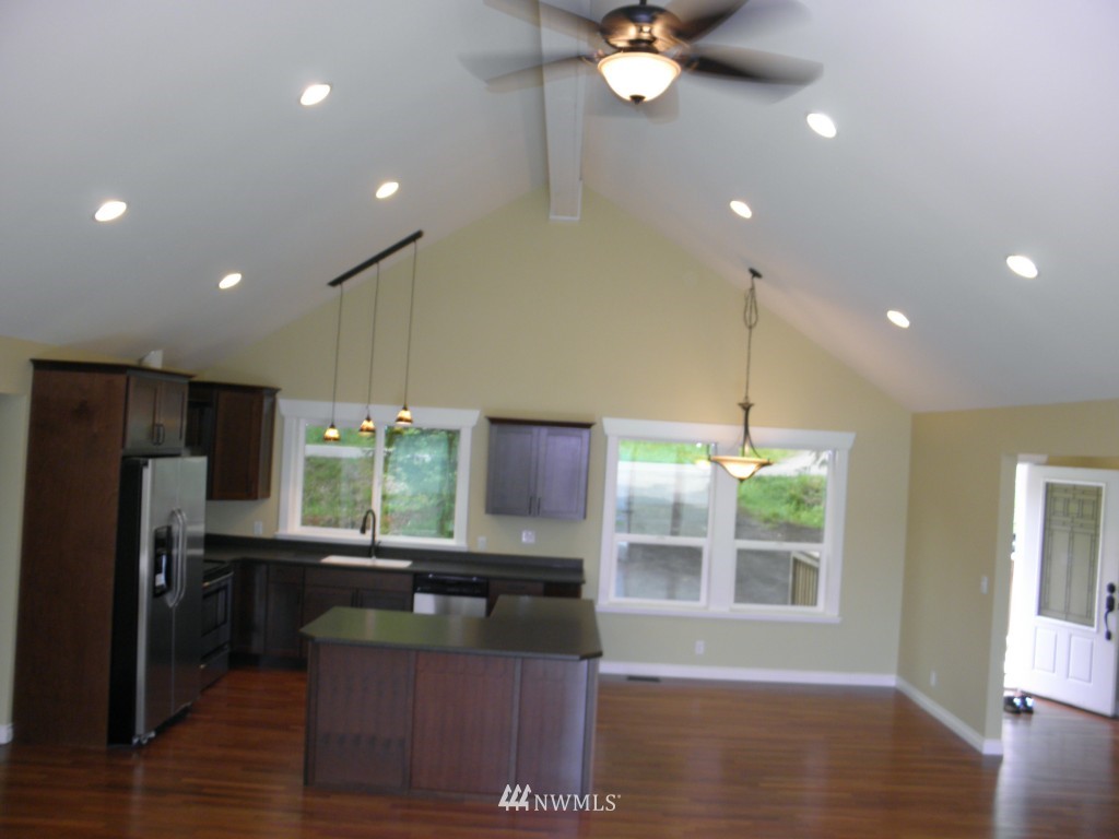 200 East North Bay Road Allyn, WA 98524 - Photo 3 of 10 Gallery Image 3
