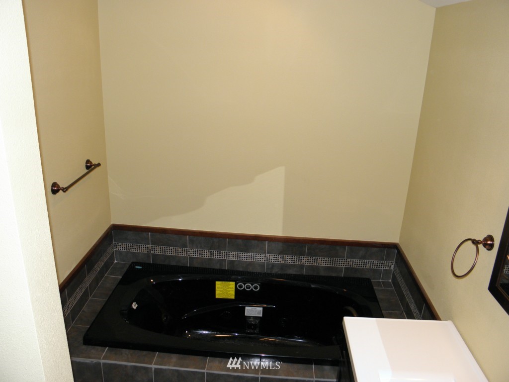 200 East North Bay Road Allyn, WA 98524 - Photo 7 of 10 Gallery Image 7
