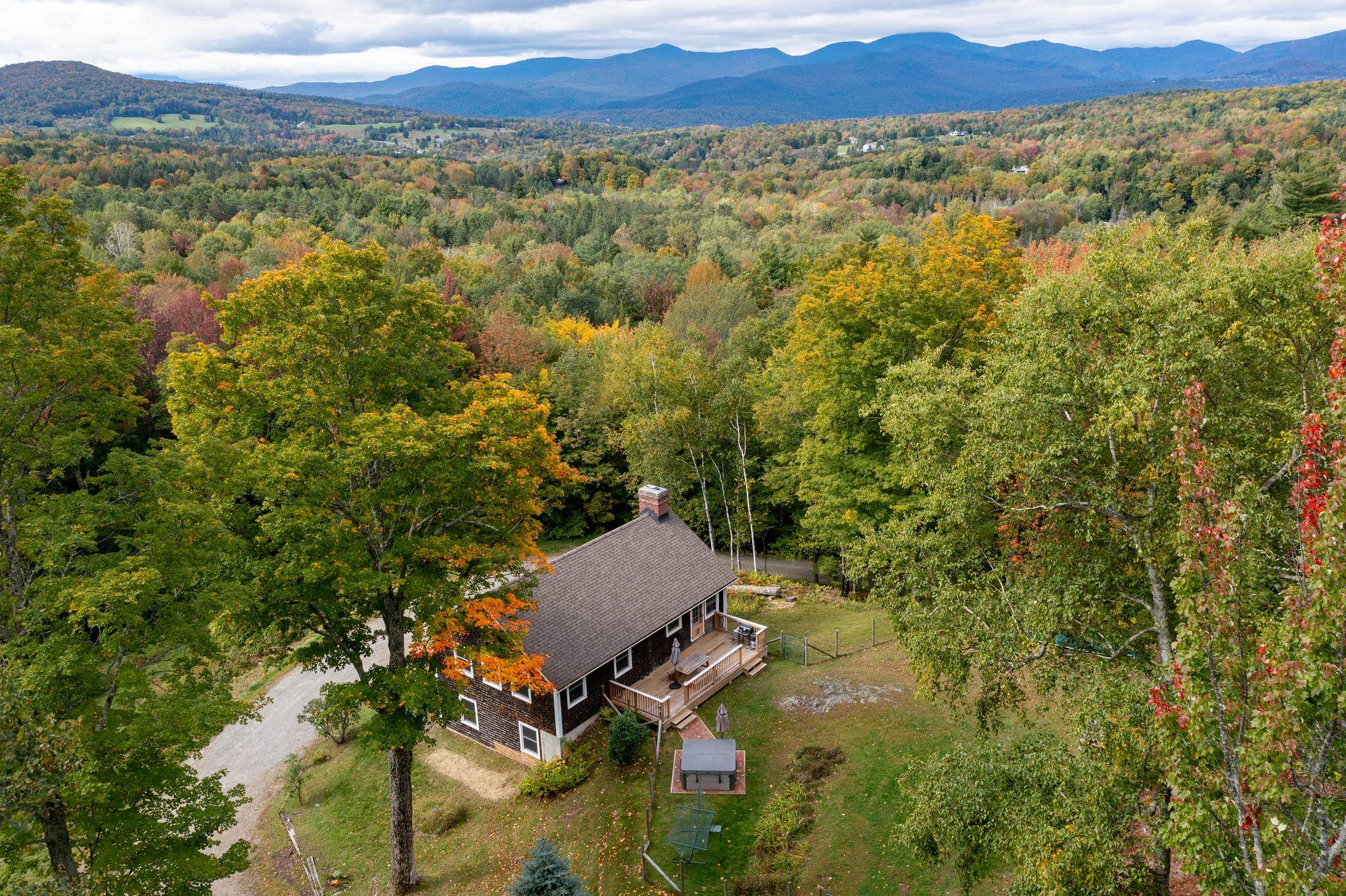 200 Bryan Road Stowe, VT 05672 - Photo 2 of 36