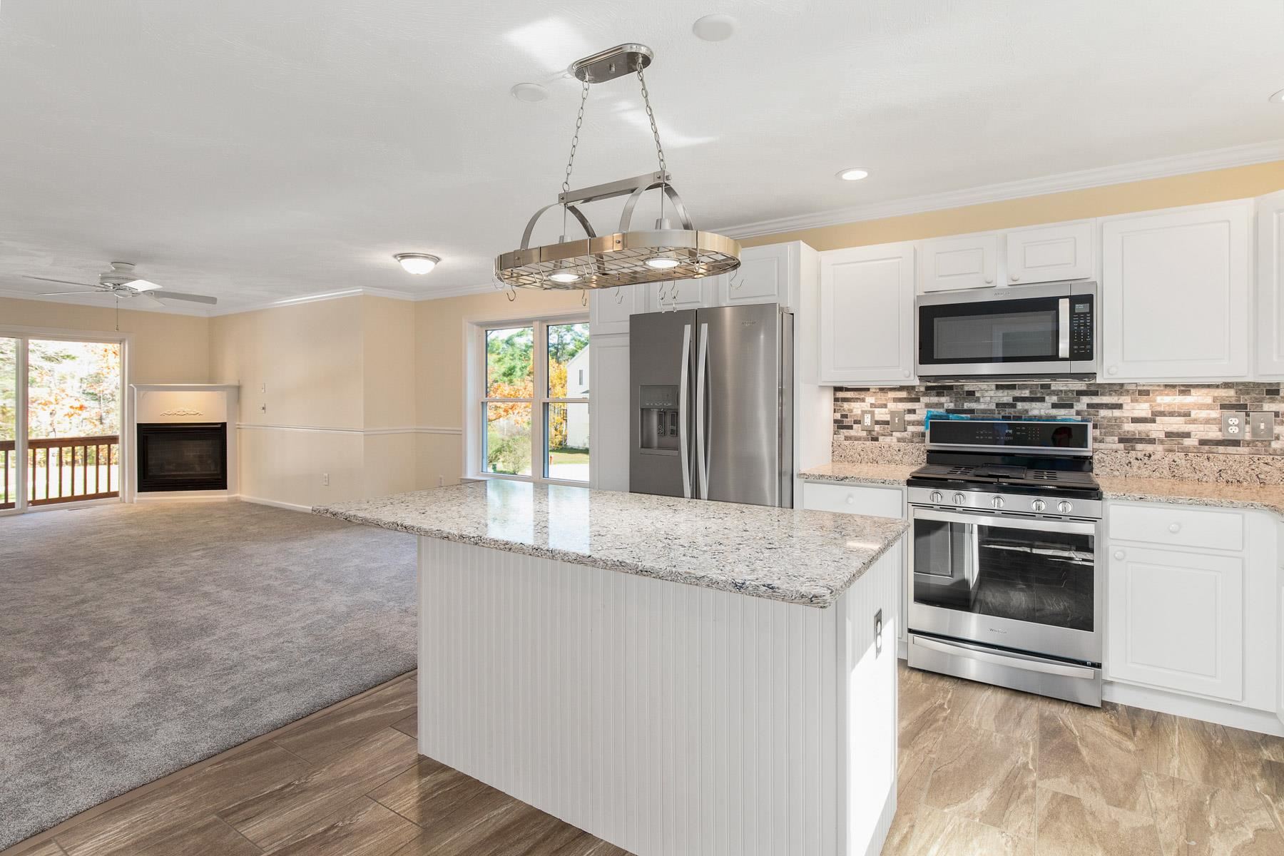 36 Chandler Lane Epping, NH 03042 - Photo 5 of 38