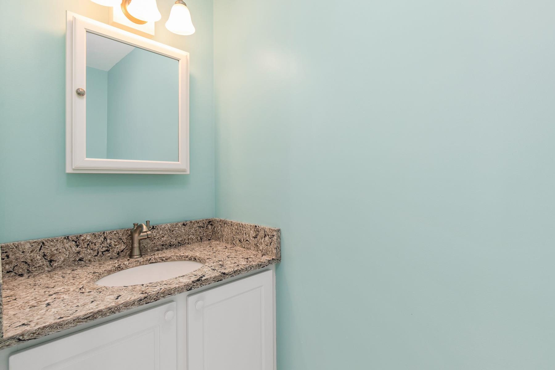 36 Chandler Lane Epping, NH 03042 - Photo 7 of 38