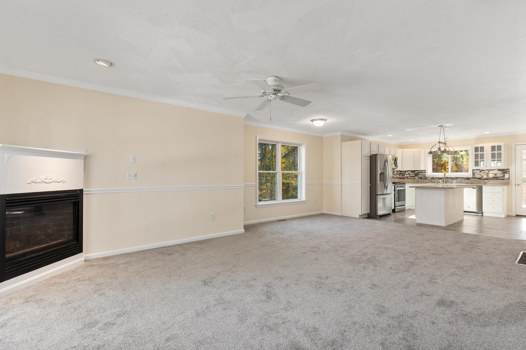 36 Chandler Lane Epping, NH 03042 - Photo 9 of 38