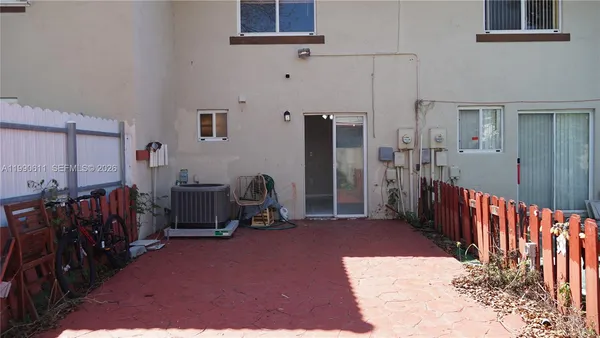 $3,600 | 331 Northwest 82nd Avenue, Unit 1303, Miami, FL 33126