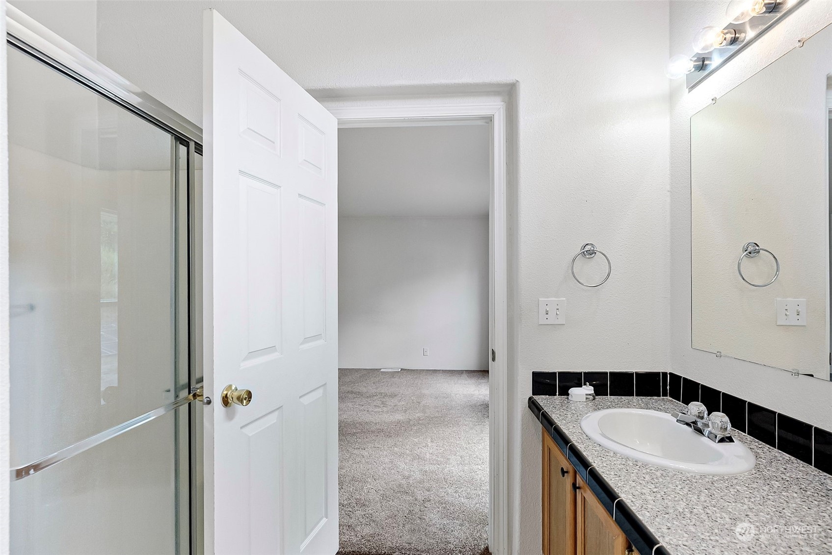 1633 Southwest J H Road Port Orchard, WA 98367 - Photo 13 of 27 Gallery Image 13