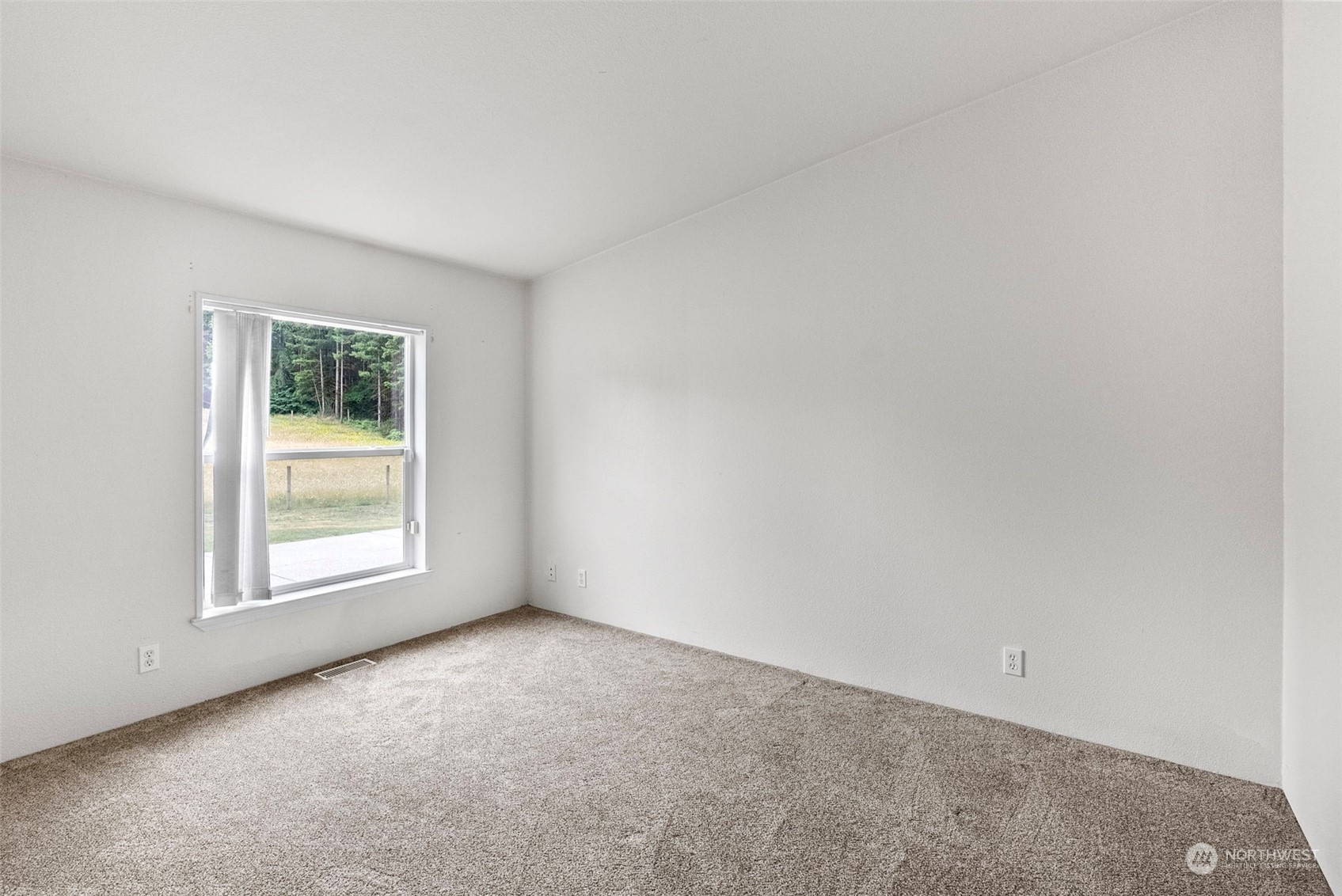 1633 Southwest J H Road Port Orchard, WA 98367 - Photo 17 of 27 Gallery Image 17