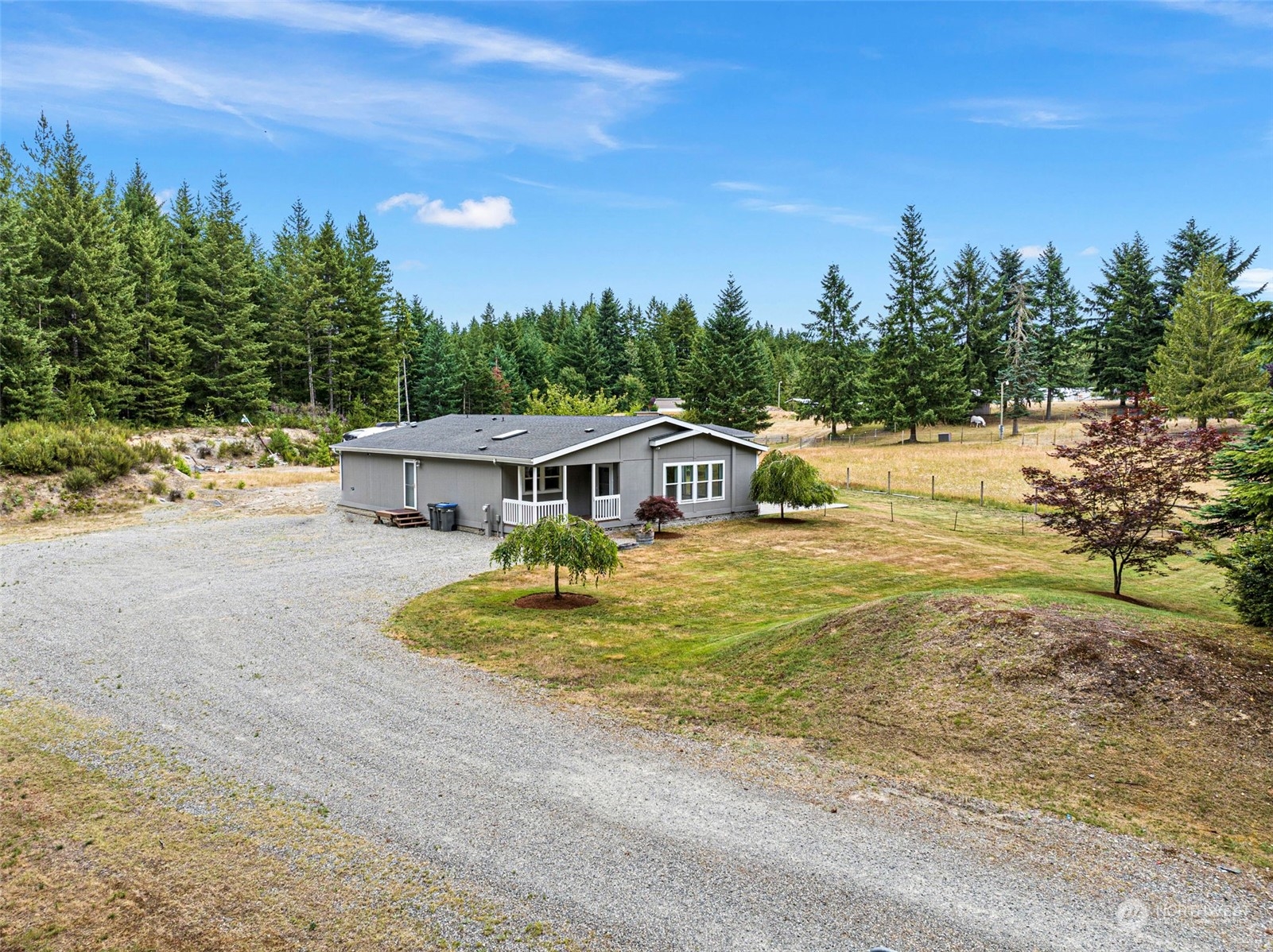 1633 Southwest J H Road Port Orchard, WA 98367 - Photo 4 of 27 Gallery Image 4