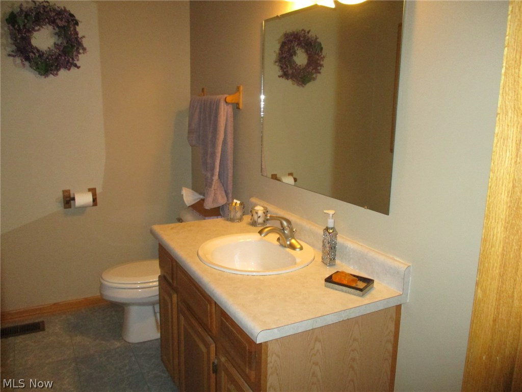 1825 Campbell Road Southwest New Philadelphia, OH 44663 - Photo 16 of 25 Gallery Image 16