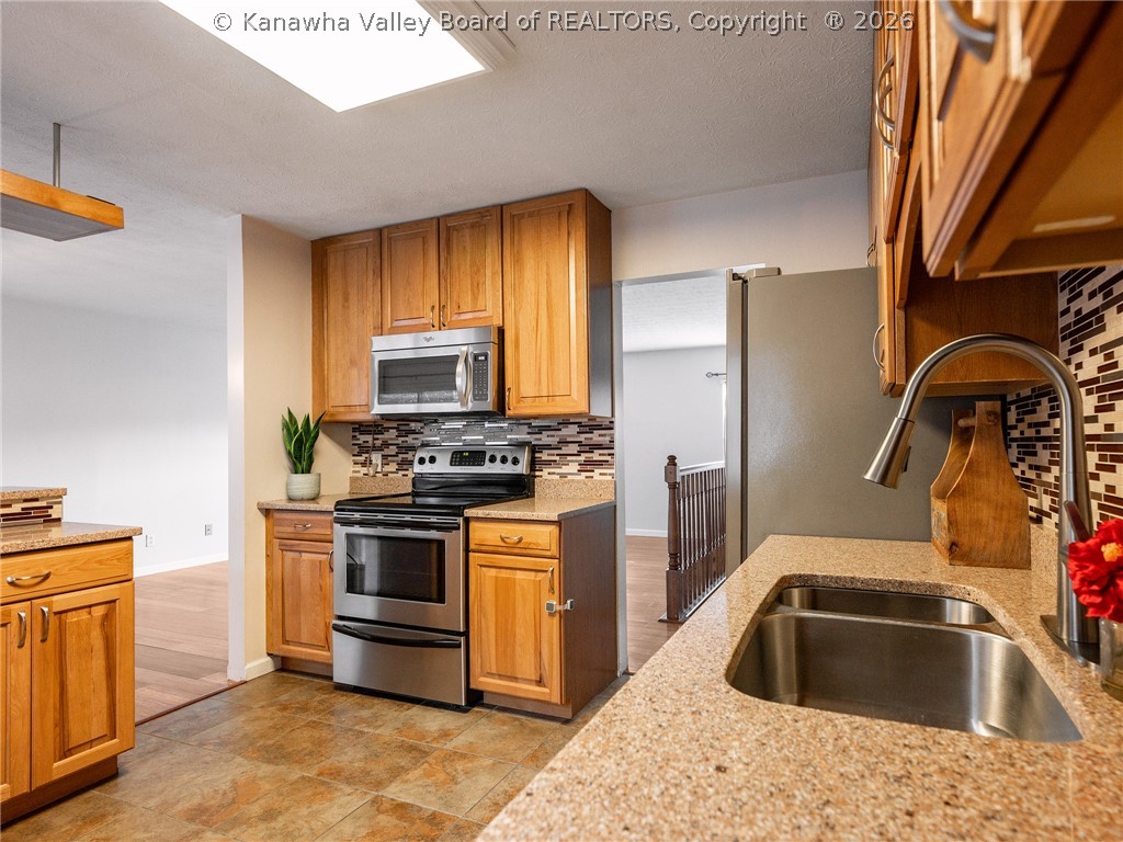 313 Eureka Road Charleston, WV 25314 - Photo 10 of 27 Gallery Image 10