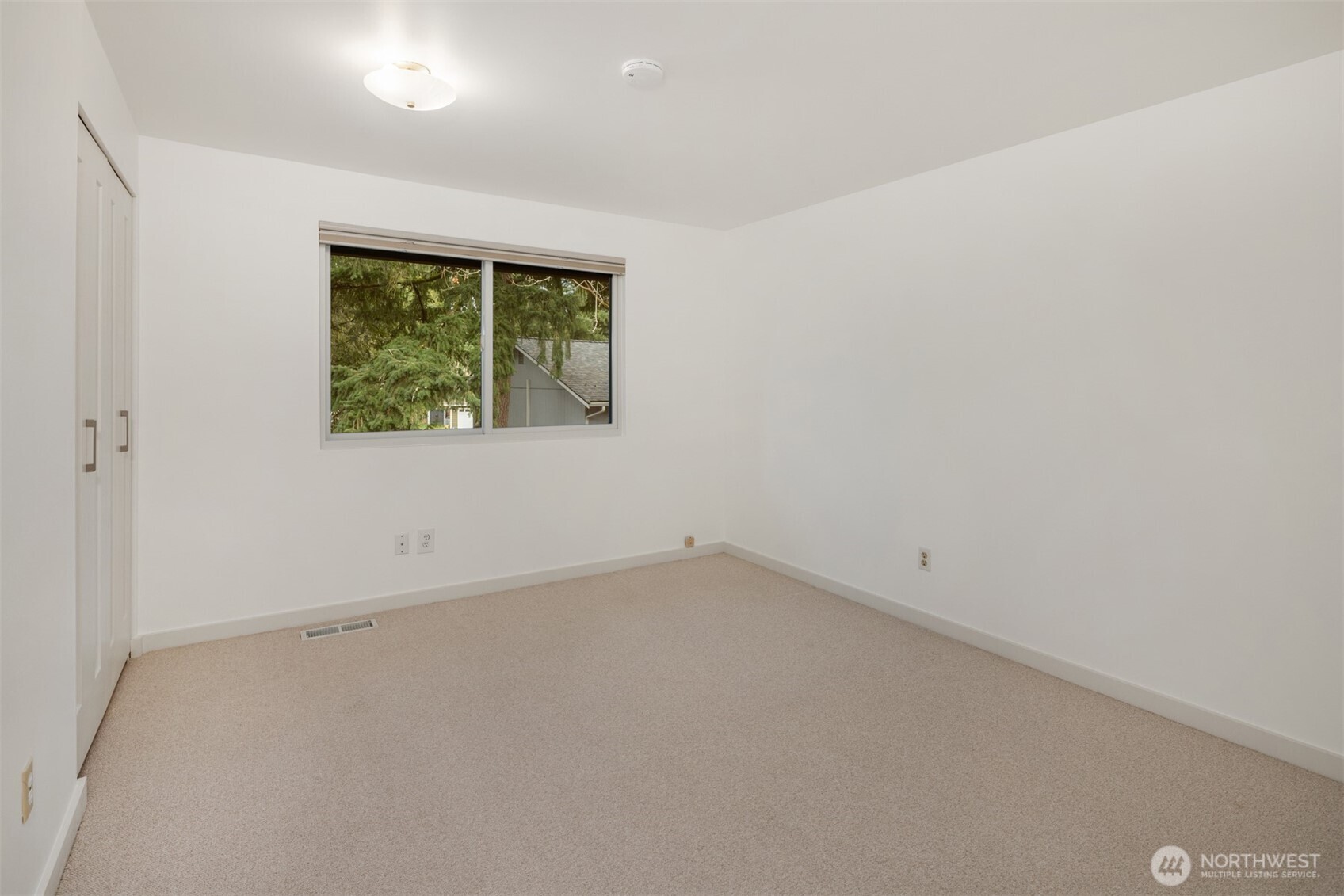 6910 150th Avenue Northeast Redmond, WA 98052 - Photo 20 of 38