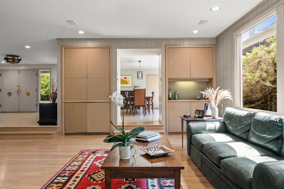 356 Sheridan Road Glencoe, IL 60022 - Photo 13 of 33 a living room with furniture and a large window