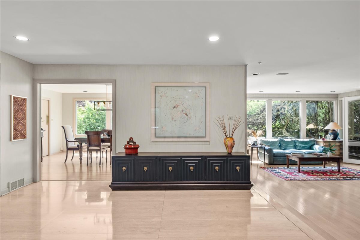356 Sheridan Road Glencoe, IL 60022 - Photo 5 of 33 a living room with furniture and large windows