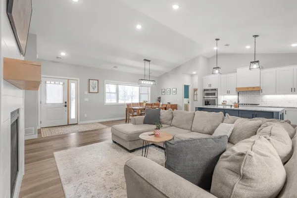 $550,000 | 28200 144th Street Northwest, Zimmerman, MN 55398