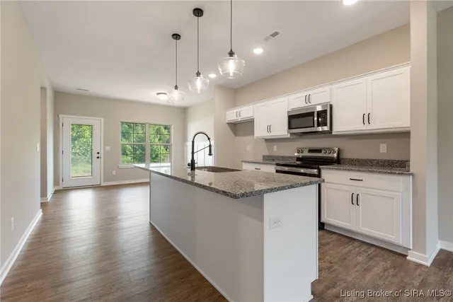 $249,900 | 5712 Harmony Wds Drive, Memphis, IN 47143