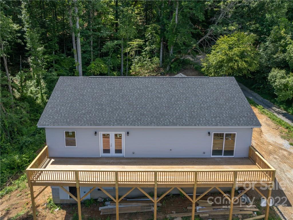 39 Hamilton Acrs Drive Tryon, NC 28782 - Photo 25 of 25 an aerial view of a house with a garden