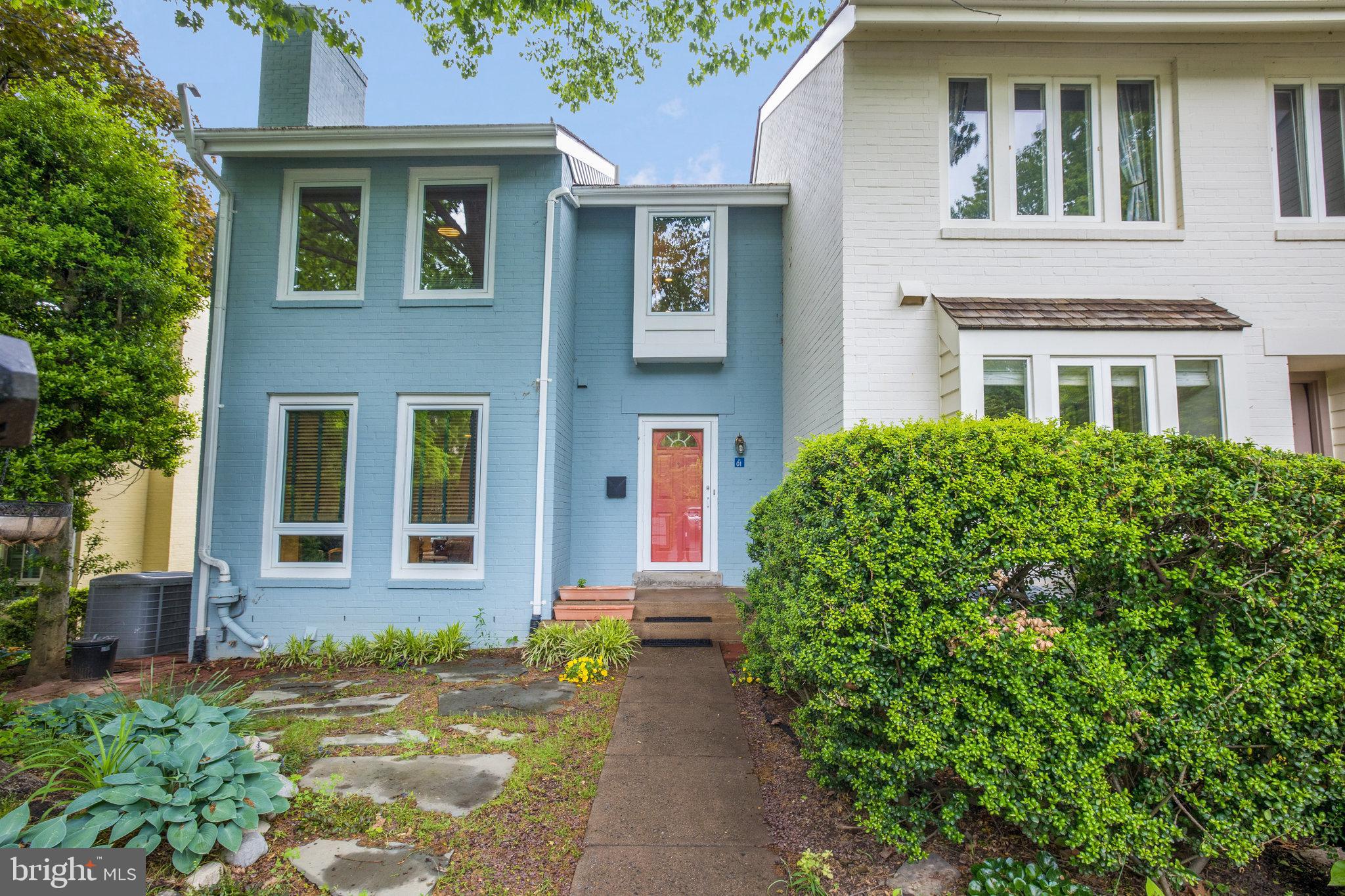 2001 Chadds Ford Drive Reston, VA 20191 - Photo 3 of 96