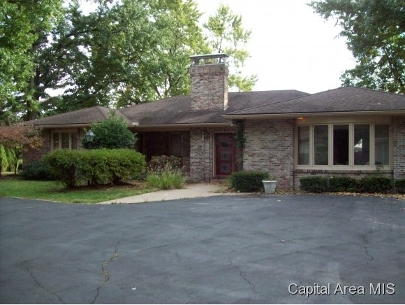 224 Maple Grove Lane Springfield, IL 62712 - Photo 1 of 4