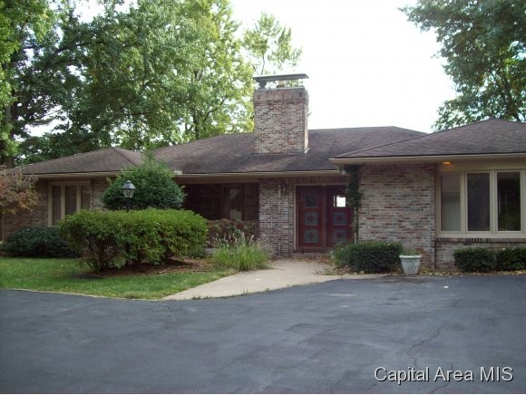 224 Maple Grove Lane Springfield, IL 62712 - Photo 2 of 4