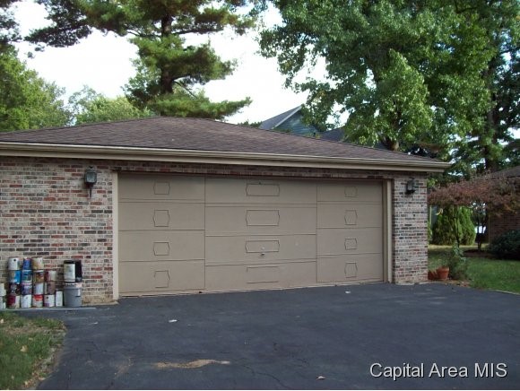 224 Maple Grove Lane Springfield, IL 62712 - Photo 3 of 4