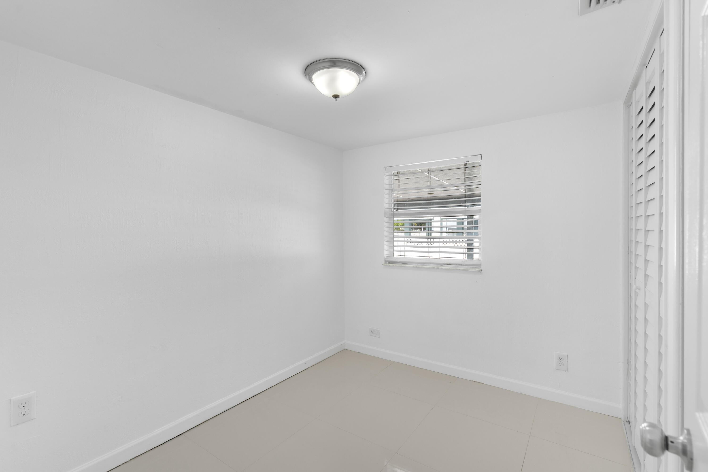 314 Windley Road Key Largo, FL 33037 - Photo 31 of 36 2025_11_13 314 WINDLY RD-9