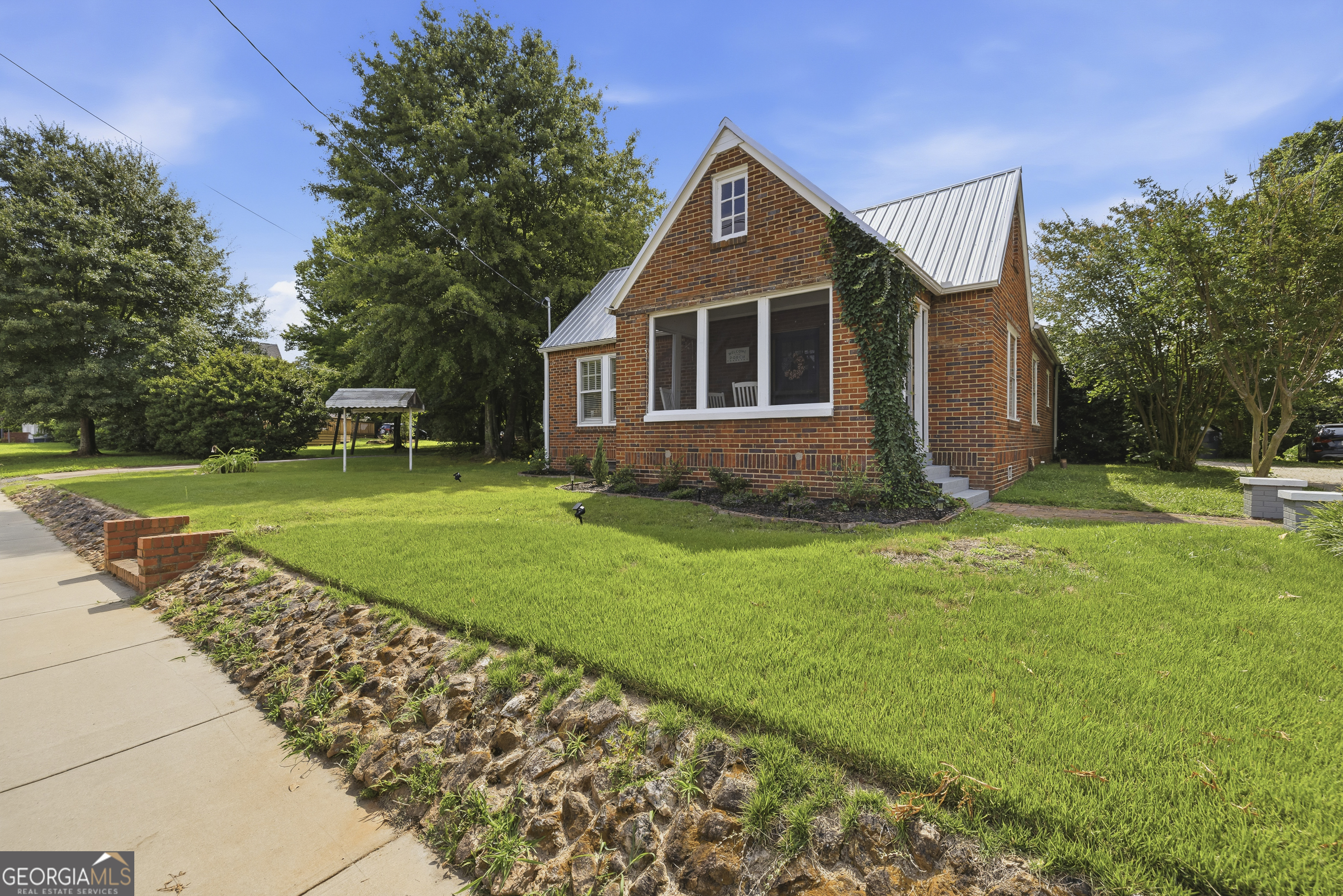 274 South Cherokee Road Social Circle, GA 30025 - Photo 3 of 34