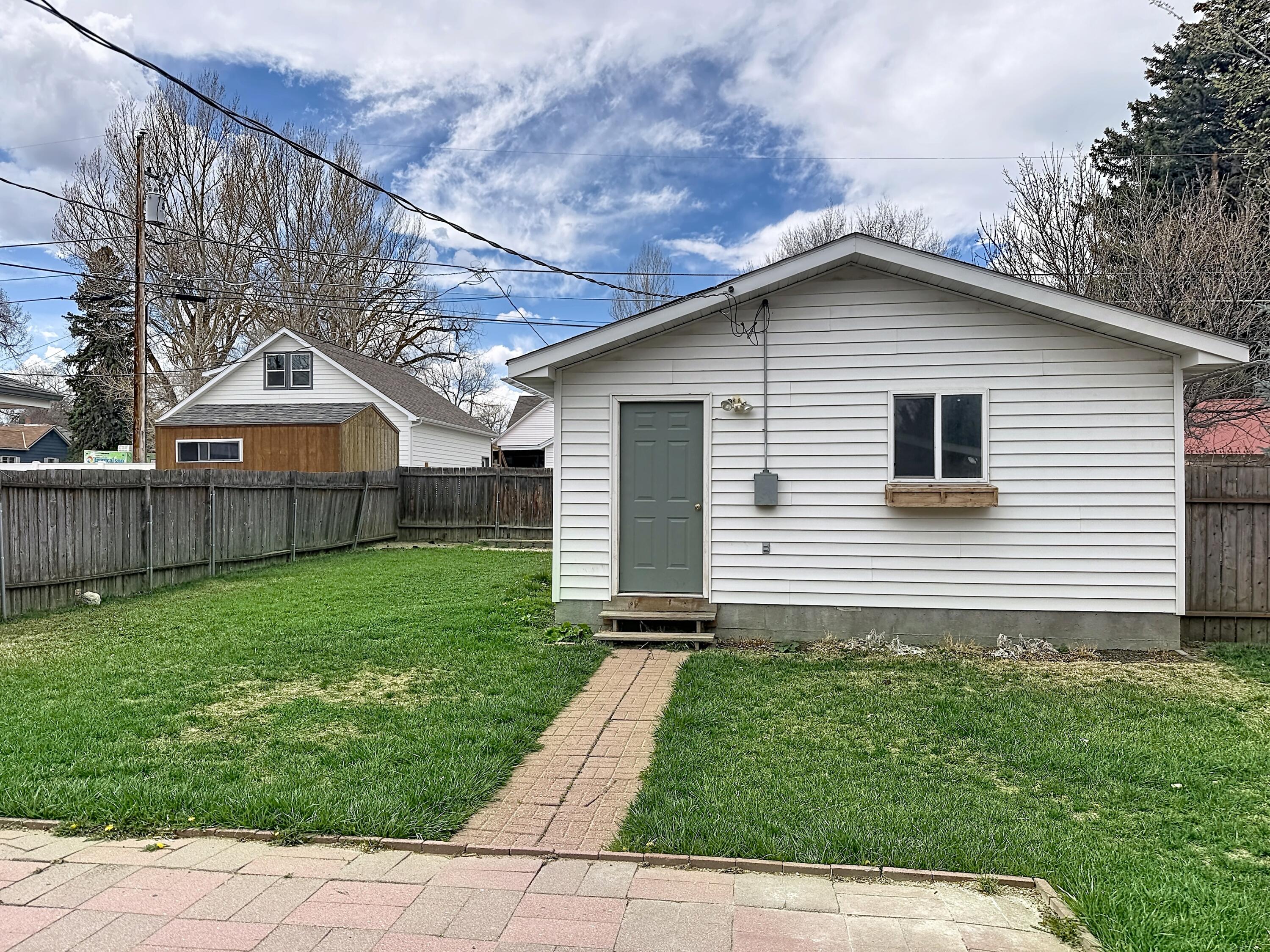 518 North Adams Avenue Buffalo, WY 82834 - Photo 5 of 49 0006